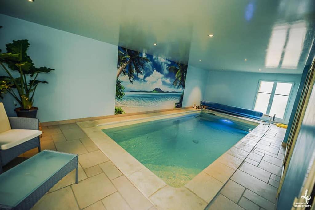 Maison Piscine Interieure Et Garage Troyes Exterior photo